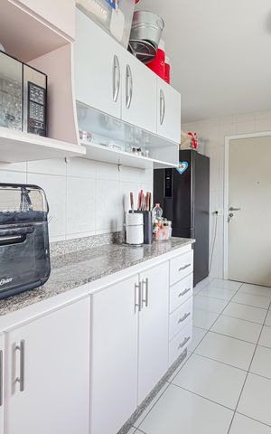 Apartamento à venda com 145m², 3 quartos e 2 vagas Apartamento à venda com 145m², 3 quartos e 2 vagasCozinha