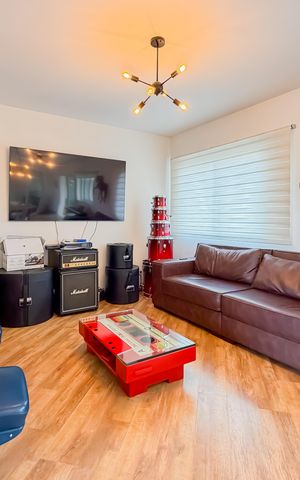 Apartamento à venda com 145m², 3 quartos e 2 vagas Apartamento à venda com 145m², 3 quartos e 2 vagasSala