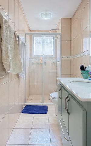 Apartamento à venda com 145m², 3 quartos e 2 vagas Apartamento à venda com 145m², 3 quartos e 2 vagasBanheiro Corredor