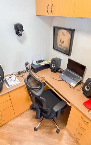Apartamento à venda com 145m², 3 quartos e 2 vagas Apartamento à venda com 145m², 3 quartos e 2 vagasEscritório