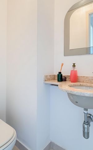 Apartamento à venda com 145m², 3 quartos e 2 vagas Apartamento à venda com 145m², 3 quartos e 2 vagasLavabo