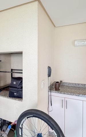 Apartamento à venda com 145m², 3 quartos e 2 vagas Apartamento à venda com 145m², 3 quartos e 2 vagasVaranda da Sala