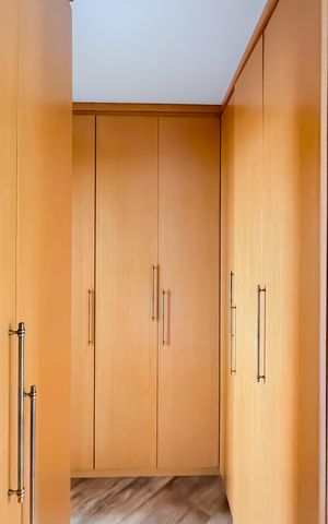 Apartamento à venda com 145m², 3 quartos e 2 vagas Apartamento à venda com 145m², 3 quartos e 2 vagasCloset da Suíte