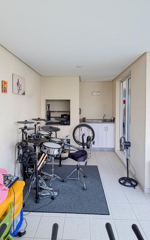 Apartamento à venda com 145m², 3 quartos e 2 vagas Apartamento à venda com 145m², 3 quartos e 2 vagasVaranda da Sala