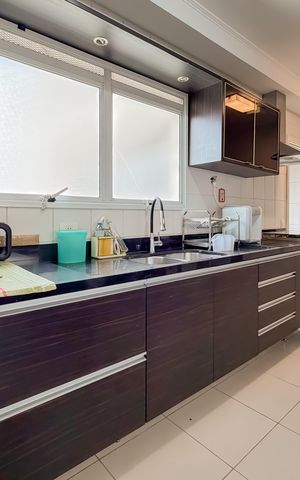 Apartamento à venda com 175m², 3 quartos e 4 vagas Apartamento à venda com 175m², 3 quartos e 4 vagasCozinha