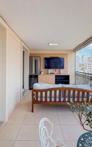 Apartamento à venda com 175m², 3 quartos e 4 vagas Apartamento à venda com 175m², 3 quartos e 4 vagasVaranda da Sala