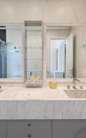 Apartamento à venda com 175m², 3 quartos e 4 vagas Apartamento à venda com 175m², 3 quartos e 4 vagasBanheiro da Suíte Master