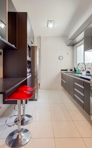 Apartamento à venda com 175m², 3 quartos e 4 vagas Apartamento à venda com 175m², 3 quartos e 4 vagasCozinha