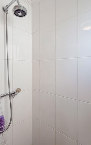 Apartamento à venda com 175m², 3 quartos e 4 vagas Apartamento à venda com 175m², 3 quartos e 4 vagasBanheiro da Suíte 2
