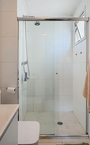 Apartamento à venda com 175m², 3 quartos e 4 vagas Apartamento à venda com 175m², 3 quartos e 4 vagasBanheiro da Suíte 2