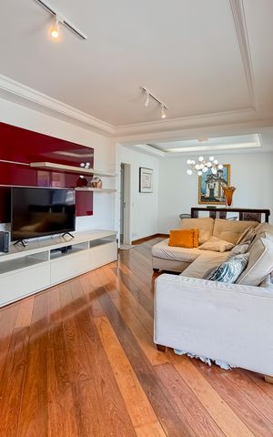 Apartamento à venda com 175m², 3 quartos e 4 vagas Apartamento à venda com 175m², 3 quartos e 4 vagasSala