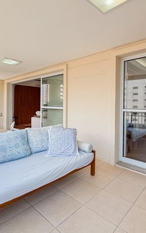 Apartamento à venda com 175m², 3 quartos e 4 vagas Apartamento à venda com 175m², 3 quartos e 4 vagasVaranda da Sala