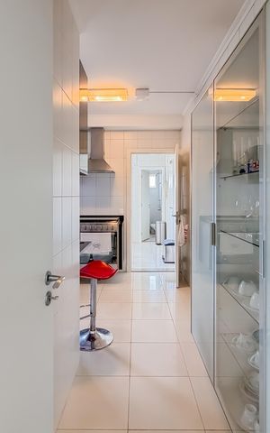 Apartamento à venda com 175m², 3 quartos e 4 vagas Apartamento à venda com 175m², 3 quartos e 4 vagasCozinha