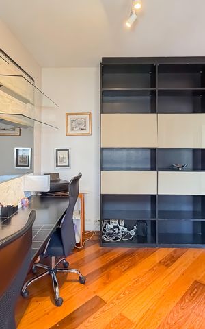 Apartamento à venda com 175m², 3 quartos e 4 vagas Apartamento à venda com 175m², 3 quartos e 4 vagasEscritório