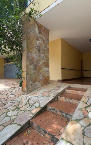 Casa para alugar com 300m², 4 quartos e 4 vagas