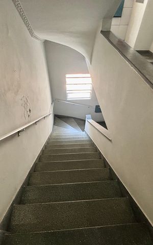 Apartamento à venda com 100m², 3 quartos e sem vaga Apartamento à venda com 100m², 3 quartos e sem vagaHall de entrada externo - social e de serviço