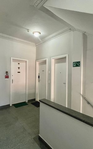 Apartamento à venda com 100m², 3 quartos e sem vaga Apartamento à venda com 100m², 3 quartos e sem vagaHall de entrada externo - social e de serviço