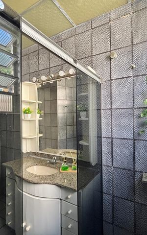 Apartamento à venda com 100m², 3 quartos e sem vaga Apartamento à venda com 100m², 3 quartos e sem vagaBanheiro social
