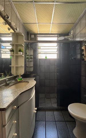 Apartamento à venda com 100m², 3 quartos e sem vaga Apartamento à venda com 100m², 3 quartos e sem vagaBanheiro social