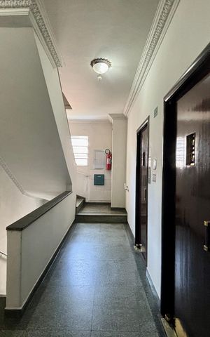 Apartamento à venda com 100m², 3 quartos e sem vaga Apartamento à venda com 100m², 3 quartos e sem vagaHall de entrada externo - social e de serviço