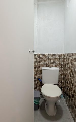 Casa para alugar com 372m², 6 quartos e 7 vagas Casa para alugar com 372m², 6 quartos e 7 vagasEdícula - Banheiro