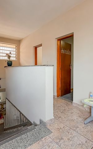Casa para alugar com 372m², 6 quartos e 7 vagas Casa para alugar com 372m², 6 quartos e 7 vagasSala - Piso Superior
