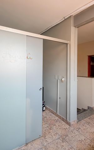 Casa para alugar com 372m², 6 quartos e 7 vagas Casa para alugar com 372m², 6 quartos e 7 vagasSala - Piso Superior
