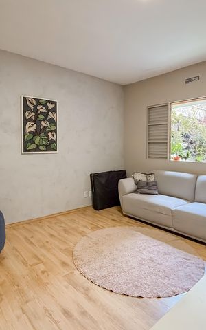 Casa para alugar com 372m², 6 quartos e 7 vagas Casa para alugar com 372m², 6 quartos e 7 vagasEdícula - Quarto 1