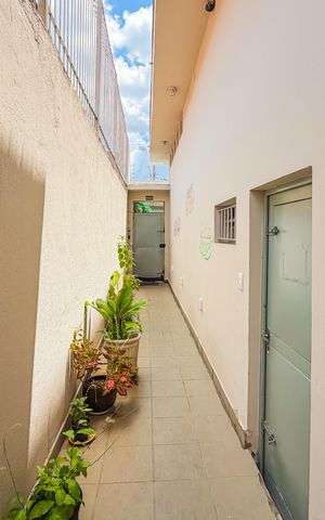 Casa para alugar com 372m², 6 quartos e 7 vagas Casa para alugar com 372m², 6 quartos e 7 vagasÁrea Externa