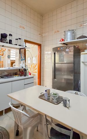 Casa para alugar com 372m², 6 quartos e 7 vagas Casa para alugar com 372m², 6 quartos e 7 vagasCozinha - Térreo