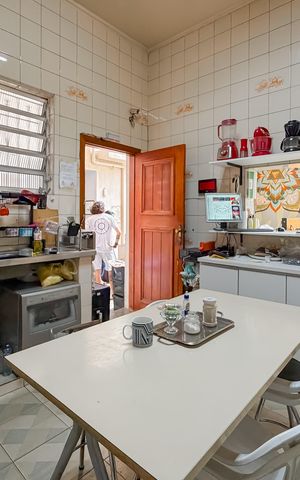 Casa para alugar com 372m², 6 quartos e 7 vagas Casa para alugar com 372m², 6 quartos e 7 vagasCozinha - Térreo