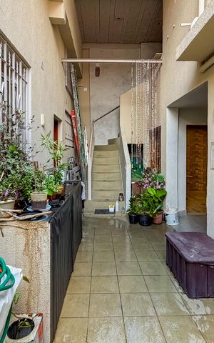 Casa para alugar com 372m², 6 quartos e 7 vagas Casa para alugar com 372m², 6 quartos e 7 vagasÁrea de Serviço