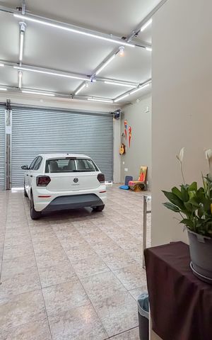 Casa para alugar com 372m², 6 quartos e 7 vagas Casa para alugar com 372m², 6 quartos e 7 vagasGaragem