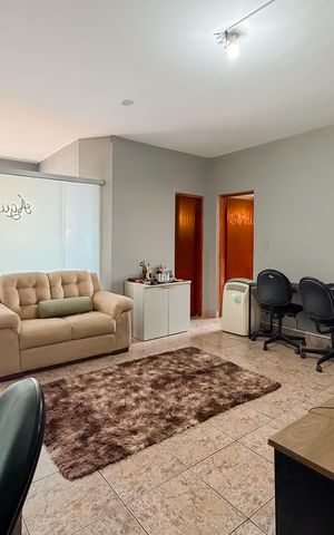 Casa para alugar com 372m², 6 quartos e 7 vagas Casa para alugar com 372m², 6 quartos e 7 vagasSala - Piso Superior