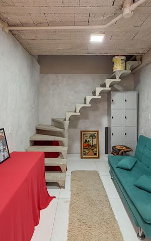 Casa para alugar com 372m², 6 quartos e 7 vagas Casa para alugar com 372m², 6 quartos e 7 vagasEdícula - Suíte