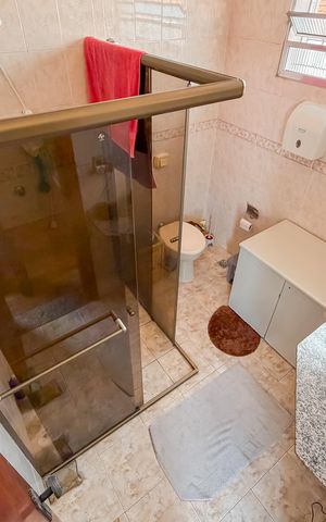 Casa para alugar com 372m², 6 quartos e 7 vagas Casa para alugar com 372m², 6 quartos e 7 vagasBanheiro da Suíte
