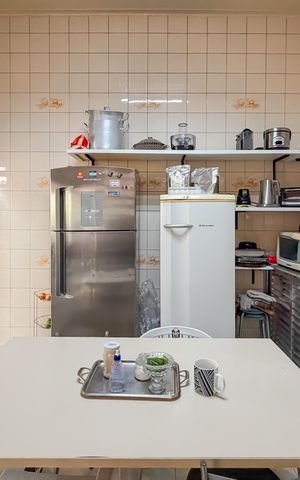 Casa para alugar com 372m², 6 quartos e 7 vagas Casa para alugar com 372m², 6 quartos e 7 vagasCozinha - Térreo