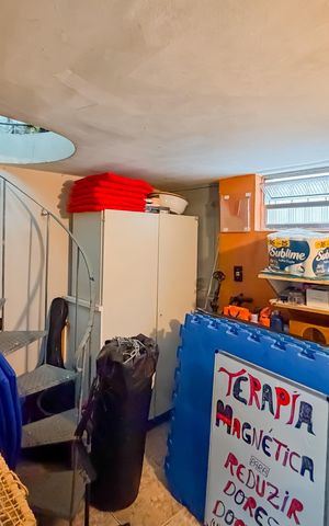 Casa para alugar com 372m², 6 quartos e 7 vagas Casa para alugar com 372m², 6 quartos e 7 vagasGaragem - Depósito