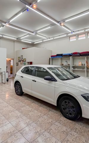 Casa para alugar com 372m², 6 quartos e 7 vagas Casa para alugar com 372m², 6 quartos e 7 vagasGaragem