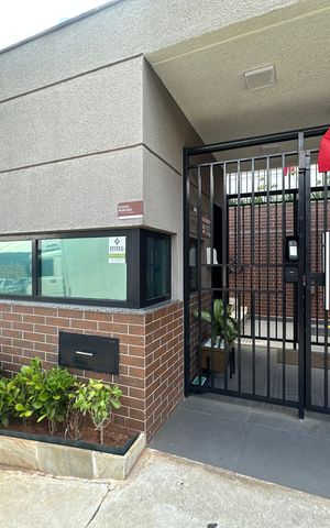 Apartamento à venda com 84m², 2 quartos e sem vaga Apartamento à venda com 84m², 2 quartos e sem vagaFachada e portaria