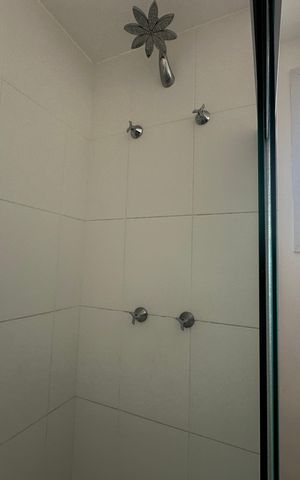 Apartamento à venda com 84m², 2 quartos e sem vaga Apartamento à venda com 84m², 2 quartos e sem vagaBanheiro da Suíte 1