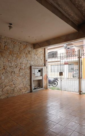 Casa à venda com 125m², 2 quartos e 2 vagasGaragem