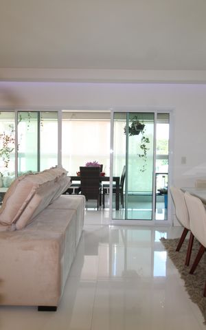 Apartamento à venda com 97m², 2 quartos e 2 vagasSala