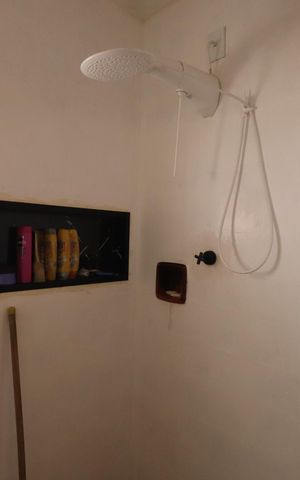 Casa à venda com 100m², 5 quartos e 11 vagasBanheiro