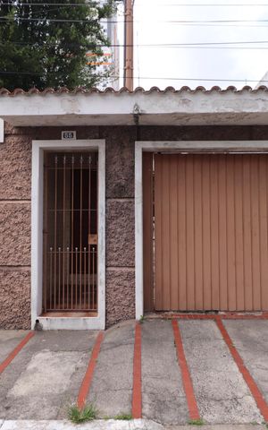 Casa à venda com 100m², 5 quartos e 11 vagasFachada