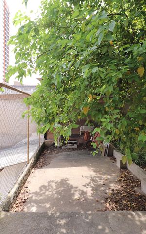 Casa à venda com 100m², 5 quartos e 11 vagasQuintal