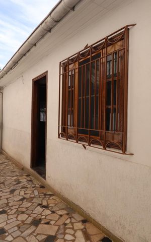 Casa à venda com 100m², 5 quartos e 11 vagasCorredor