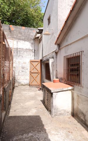 Casa à venda com 100m², 5 quartos e 11 vagasQuintal