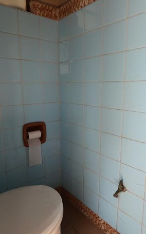 Casa à venda com 100m², 5 quartos e 11 vagasBanheiro 2