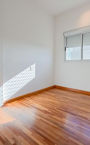 Apartamento à venda com 300m², 4 quartos e 4 vagas Apartamento à venda com 300m², 4 quartos e 4 vagasSuíte Master - Closet 2